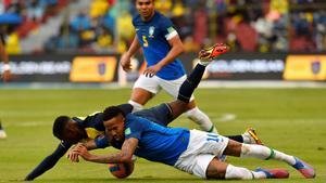 Eder Militao durante el partido entre la selección brasileña y la ecuatoriana