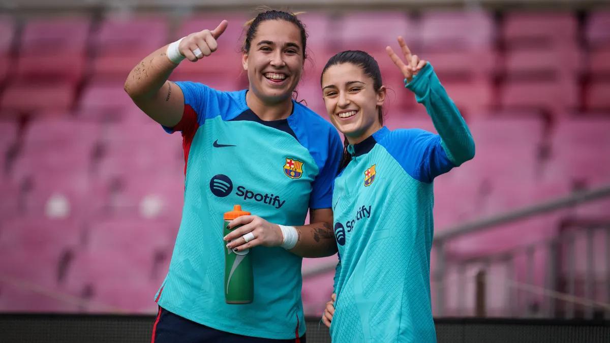 Jana Fernández and Cata Coll return to train with the group