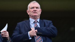 El entonces presidente de la FA, Greg Clarke, toma asiento para el partido de fútbol de cuarta ronda de la Copa FA inglesa entre Chelsea y Newcastle United en Stamford Bridge El entonces presidente de la FA, Greg Clarke, toma asiento para el partido de fútbol de cuarta ronda de la Copa FA inglesa entre Chelsea y Newcastle United en Stamford Bridge