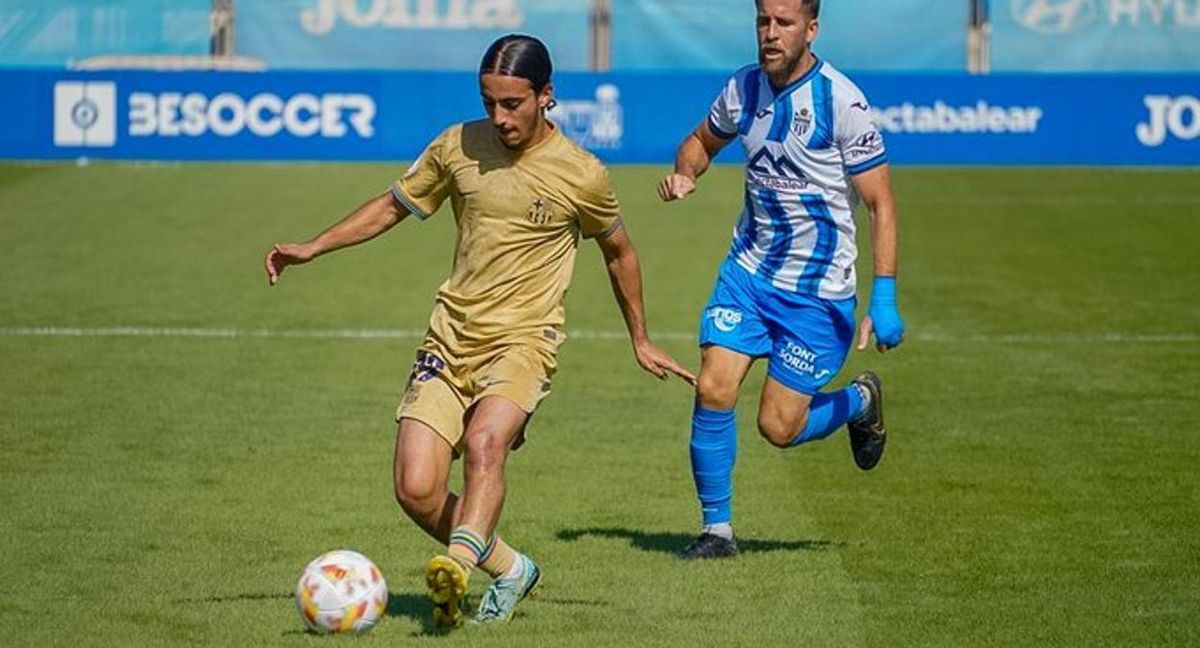Txus Alba en una acción del encuentro ante el Atlético Baleares Txus Alba en una acción del encuentro ante el Atlético Baleares