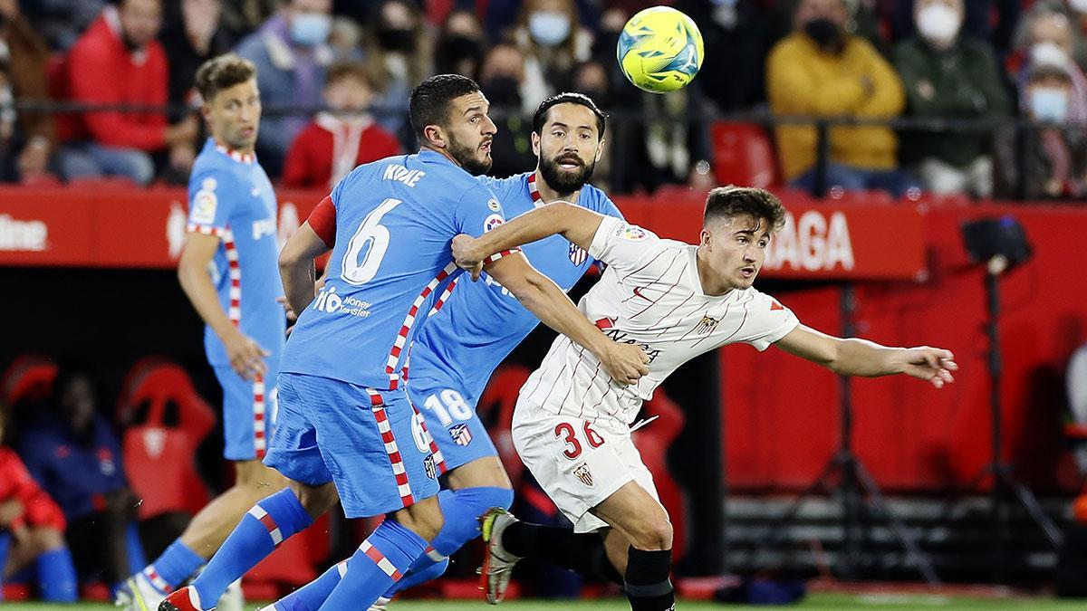 Sevilla y Atlético, en un lance de juego