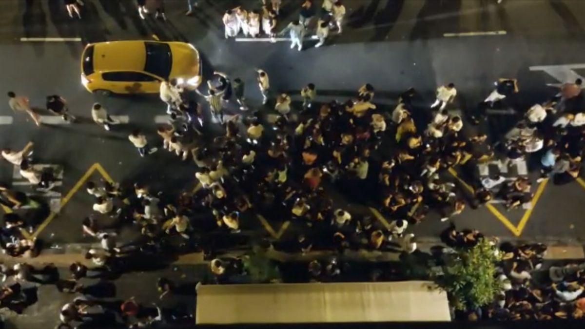 El desalojo de una discoteca en el centro de València obliga a intervenir a la Policía. El desalojo de una discoteca en el centro de València obliga a intervenir a la Policía.