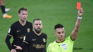 Del Cerro Grande expulsó a Lenglet Del Cerro Grande expulsó a Lenglet