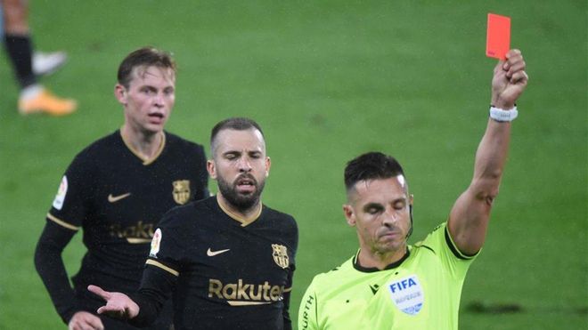 Del Cerro Grande expulsó a Lenglet Del Cerro Grande expulsó a Lenglet