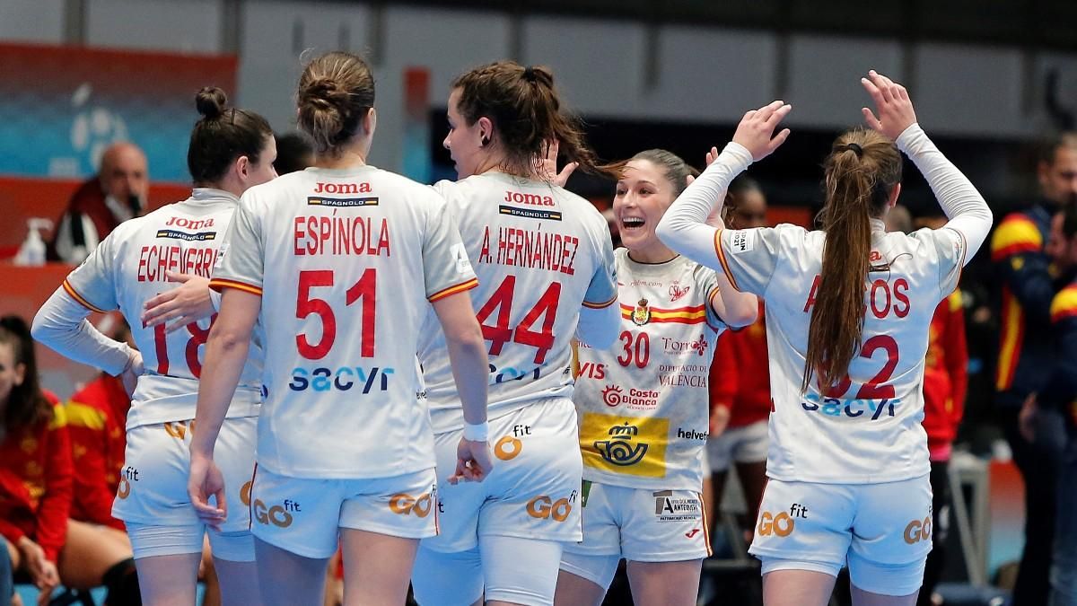 Las Guerreras celebran una victoria en el Mundial Las Guerreras celebran una victoria en el Mundial