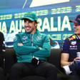 Fernando Alonso, con Zhou y Verstappen en la rueda de prensa de Australia
