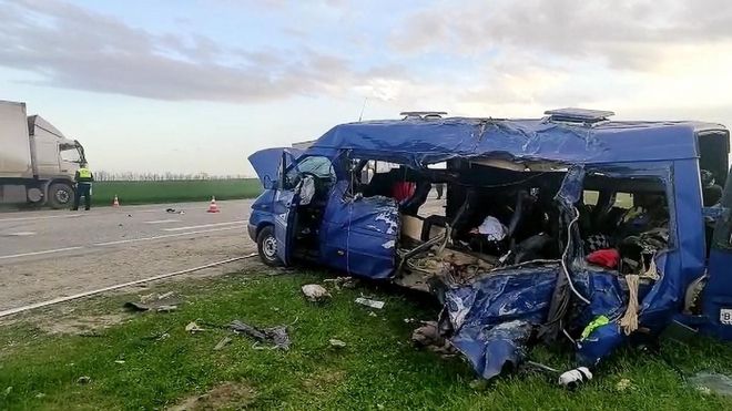 Estado en el que quedó el autobus siniestrado Estado en el que quedó el autobus siniestrado