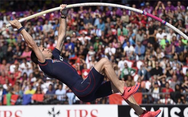 Lavillenie, sin rival en el salto con pértiga, se convierte en campeón de Europa Lavillenie, sin rival en el salto con pértiga, se convierte en campeón de Europa