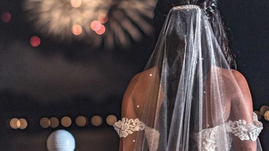 Disney lanza su línea de vestidos de novia con un modelo exclusivo con  15.000 perlas y 3.000 cristales