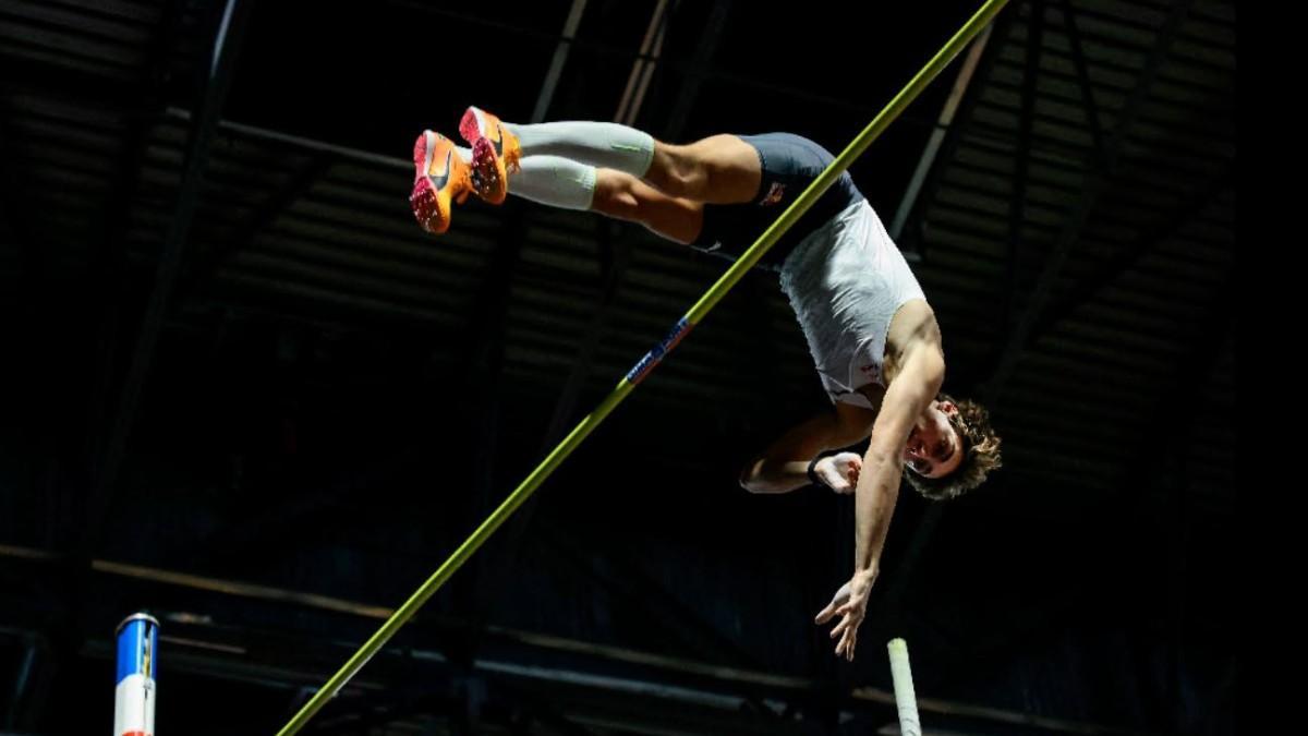 Duplantis bate su propio record del mundo de pértiga
