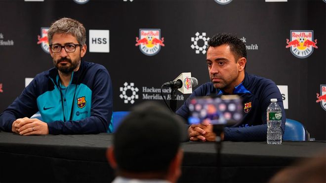 Cumbre de Xavi con la dirección deportiva
