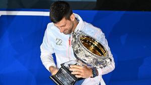 Djokovic celebra el Open de Australia, su 22º Grand Slam