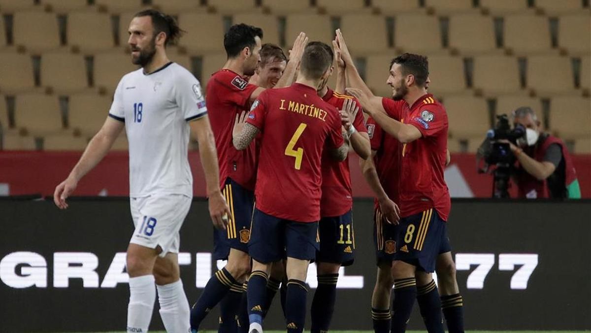 Los jugadores de España celebran uno de los goles anter Kosovo Los jugadores de España celebran uno de los goles anter Kosovo