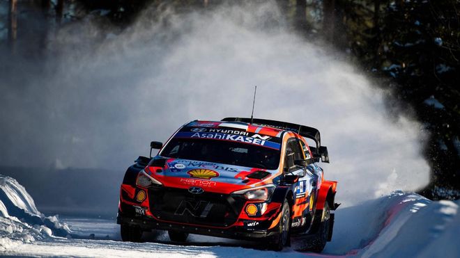 Tänak durante la jornada del sábado Tänak durante la jornada del sábado