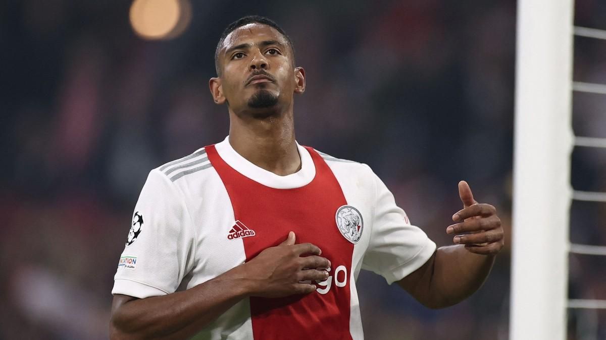 Sébastien Haller durante un partido de Champions League con el Ajax de Ámsterdam Sébastien Haller durante un partido de Champions League con el Ajax de Ámsterdam