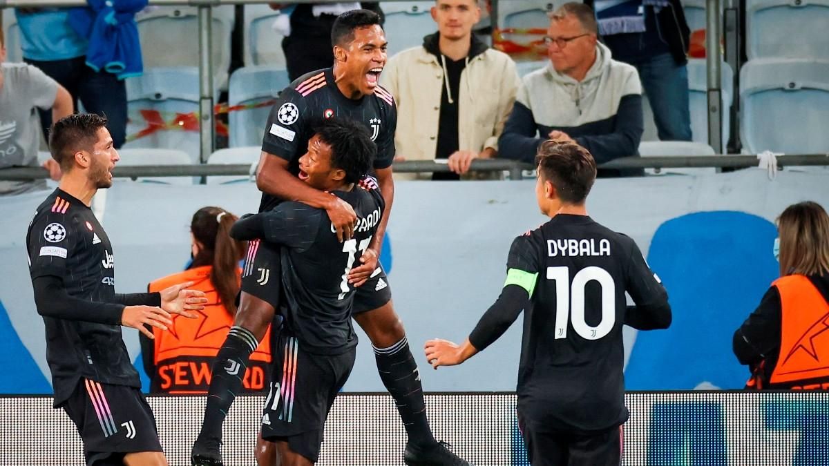 Alex Sandro festeja el primer gol de la Juventus en el campo del Malmö Alex Sandro festeja el primer gol de la Juventus en el campo del Malmö