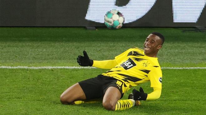 Youssoufa Moukoko, la 'joya' del Dortmund, se perderá lo ...