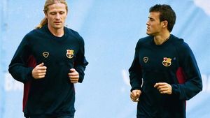Petit y Luis Enrique, en una imagen de la temporada 2000-01 del FC Barcelona Petit y Luis Enrique, en una imagen de la temporada 2000-01 del FC Barcelona