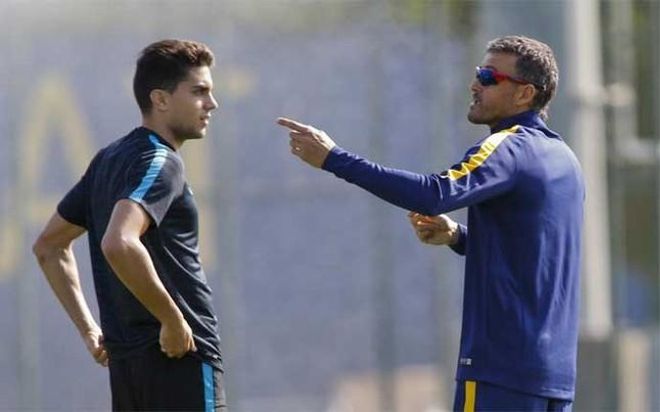 Marc Bartra y Luis Enrique, en una imagen de archivo Marc Bartra y Luis Enrique, en una imagen de archivo