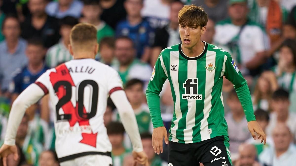 برشلونة يستعد للحصول على 40% من قيمة بيع اللاعب خوان ميراندا