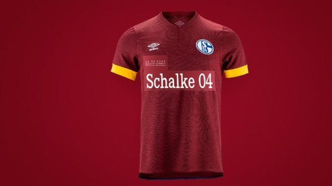 Se dispara la venta de camisetas del Schalke sin el logo de Gazprom