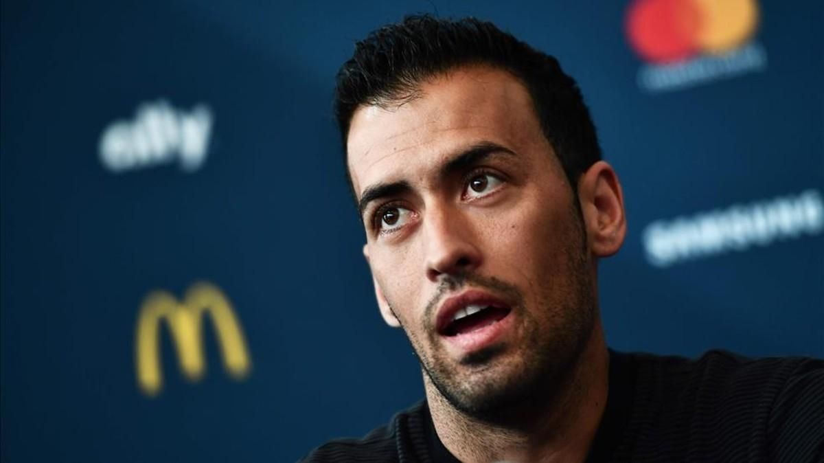 Sergio Busquets aconsejó a Neymar que se quede en el Barcelona Sergio Busquets aconsejó a Neymar que se quede en el Barcelona