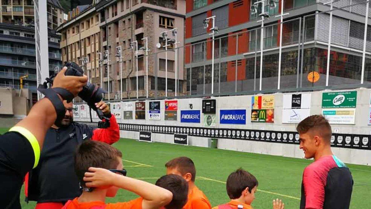occidental Pagar tributo Aparador El Nike Camp se descentraliza de Andorra
