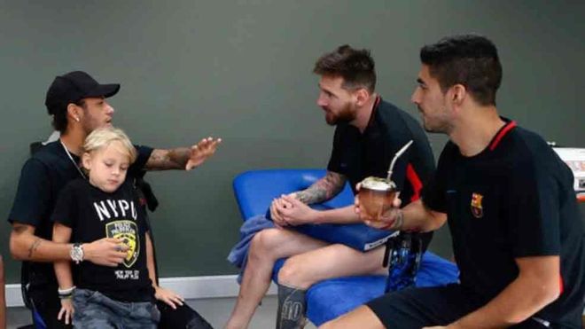 Neymar estuvo con Messi y Luis Suárez Neymar estuvo con Messi y Luis Suárez