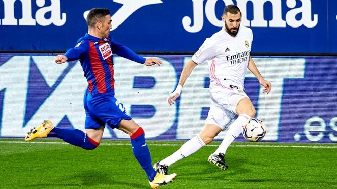 Karim Benzema fue clave en la victoria del Real Madrid en Eibar Karim Benzema fue clave en la victoria del Real Madrid en Eibar