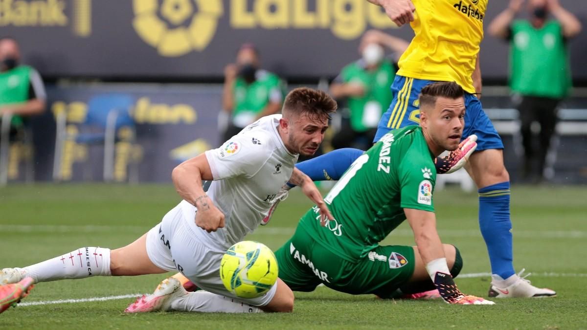 Álvaro Fernández pertenece ahora al Huesca Álvaro Fernández pertenece ahora al Huesca