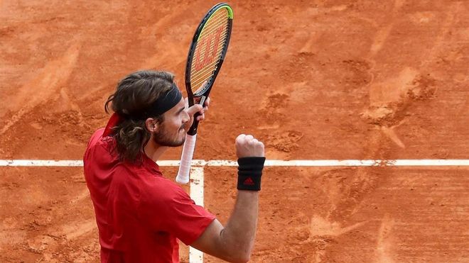 Stefanos Tsitsipas celebra su victoria ante Christian Garin Stefanos Tsitsipas celebra su victoria ante Christian Garin