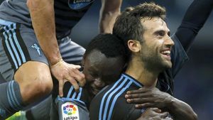 Rossi está en la mira de Alavés y Las Palmas Rossi está en la mira de Alavés y Las Palmas