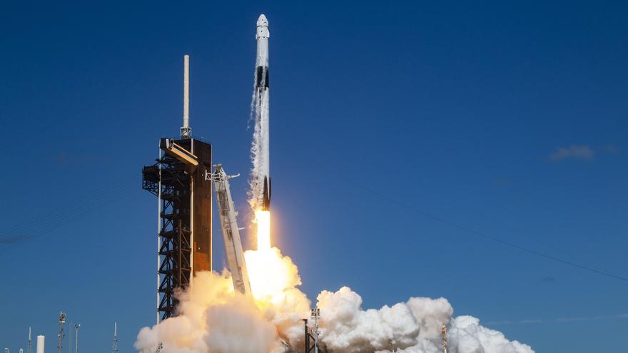 Dok NASA i SpaceX Crew-5 z powodzeniem z Międzynarodową Stacją Kosmiczną
