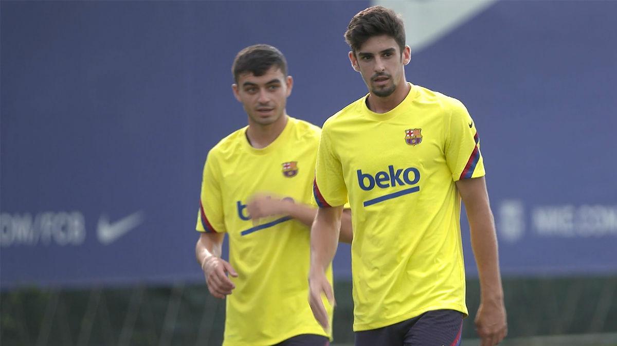 Pedri proudly wears his new Barça shirt after signing a five-year contract