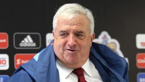 Albert Benaiges ve con buenos ojos el nombramiento de Kluivert como nuevo director del fútbol formativo del Barça Albert Benaiges ve con buenos ojos el nombramiento de Kluivert como nuevo director del fútbol formativo del Barça