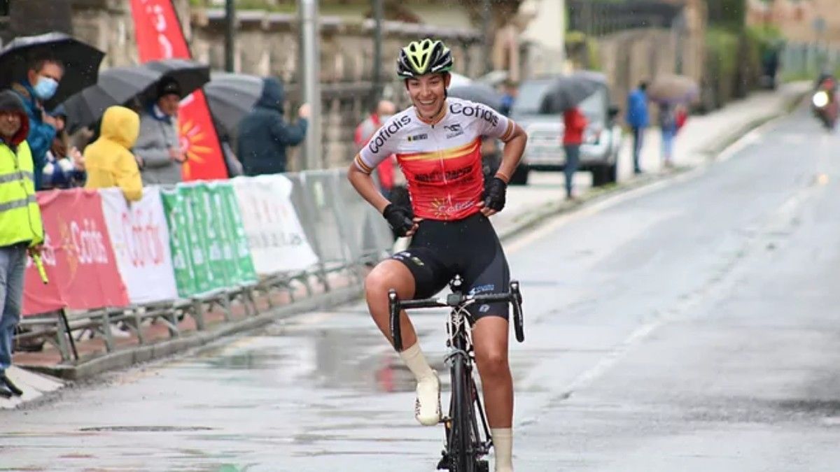 Fallece la ciclista profesional Estela Domínguez arrollada por un camión Fallece la ciclista profesional Estela Domínguez arrollada por un camión