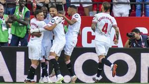 Los jugadores del Sevilla celebrando ante Las Palmas Los jugadores del Sevilla celebrando ante Las Palmas