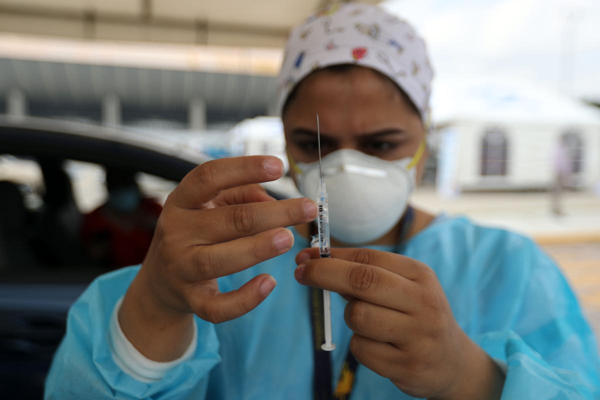 Honduras recibe 299.520 dosis de la vacuna bivalente contra la covid-19