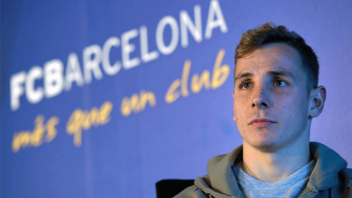 Digne, durante una rueda de prensa en la ciudad deportiva del Barcelona