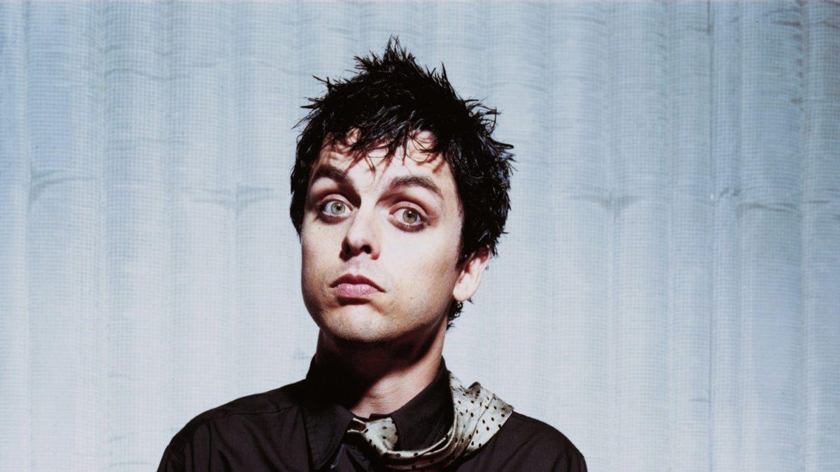 El cantante de Green Day asegura que renunciará a la ciudadanía estadounidense tras la prohibición del aborto