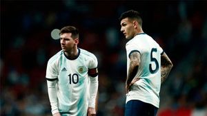 Messi y Paredes son compañeros de selección Messi y Paredes son compañeros de selección