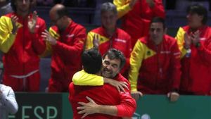 Sergi Bruguera, feliz sobre la pista de la Caja Mágica Sergi Bruguera, feliz sobre la pista de la Caja Mágica
