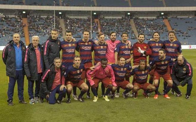 La expedición del FCB Legends. El equipo barcelonista se ha impuesto al Real Madrid en el clásico jugado en Riad La expedición del FCB Legends. El equipo barcelonista se ha impuesto al Real Madrid en el clásico jugado en Riad