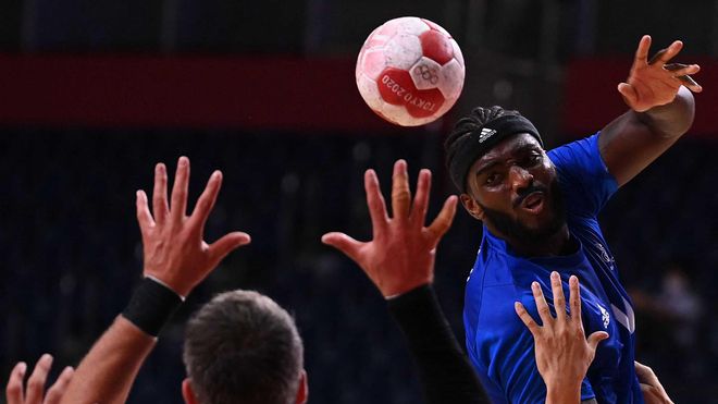 El blaugrana Dika Mem fue una pesadilla para España El blaugrana Dika Mem fue una pesadilla para España