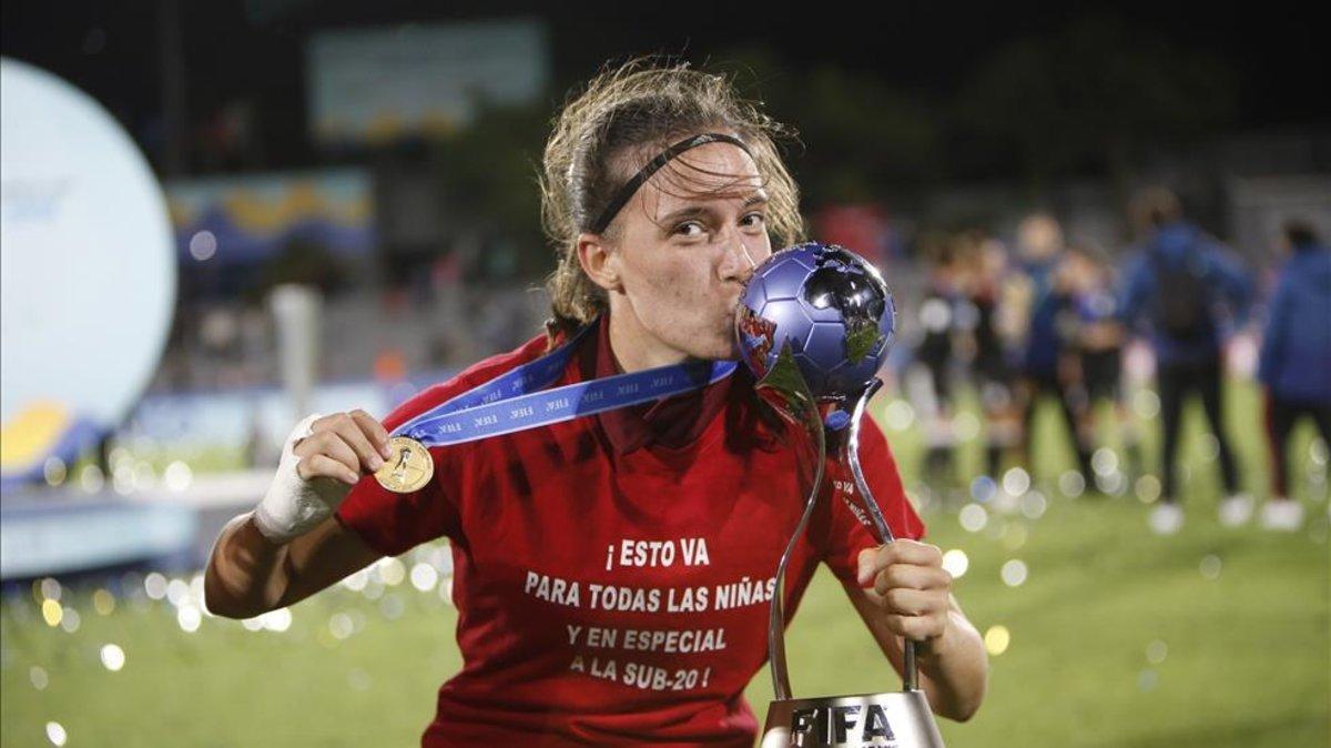 La internacional Eva Navarro se rompe