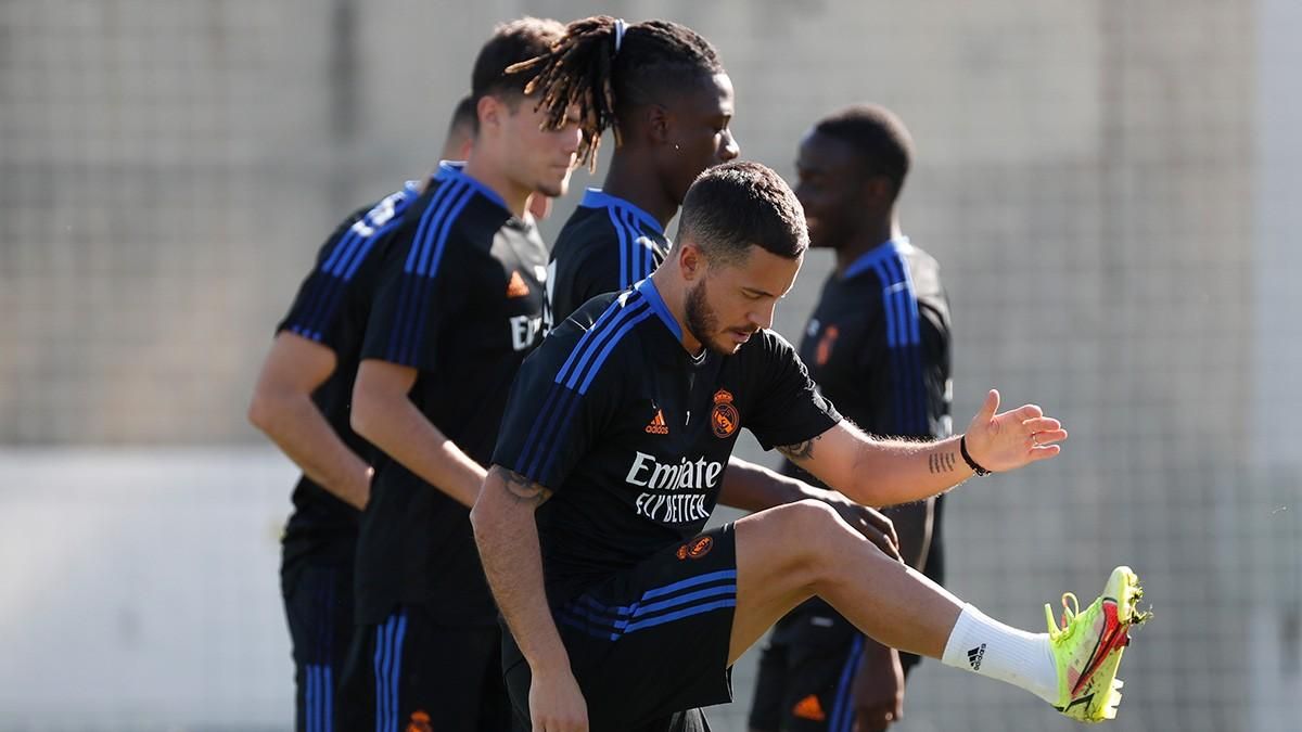 Hazard, durante el entrenamiento de hoy con el Madrid Hazard, durante el entrenamiento de hoy con el Madrid