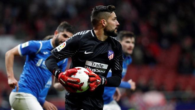 Moyá durante un juego con el Atlético de Madrid Moyá durante un juego con el Atlético de Madrid