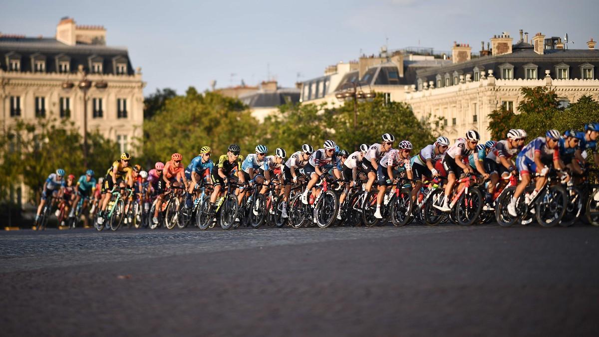 El Tour de Francia, a su paso por París