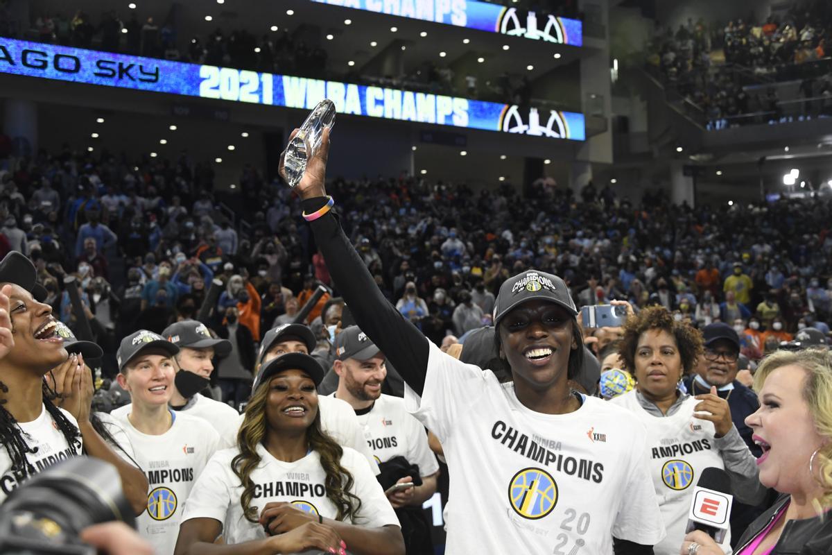 Las Sky celebran su histórico título de la WNBA