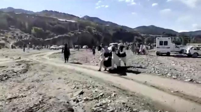 Helicopter evacuates injured after massive Afghanistan earthquake